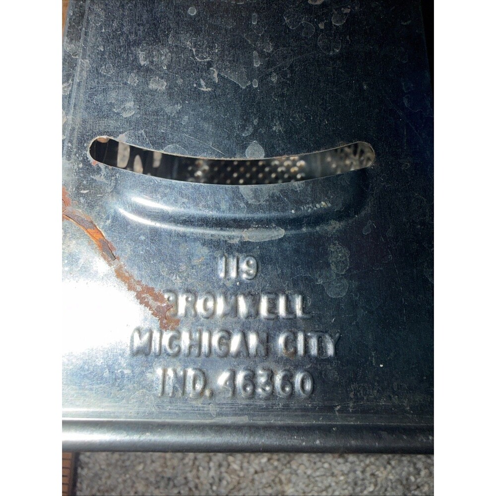 Vtg Bromwell Metal Cheese Grater 4 Sided Rustic Shredder Kitchen Decor #119 - Picture 6 of 10